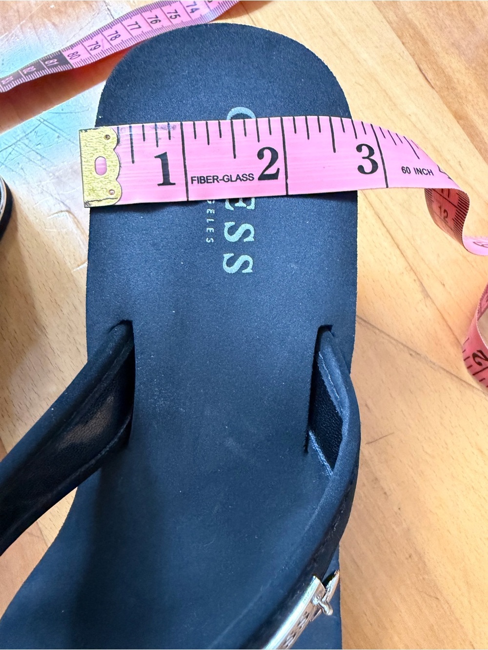 GUESS Black Wedge Platform Flip Flop Sandals Size 9 - Picture 10 of 16